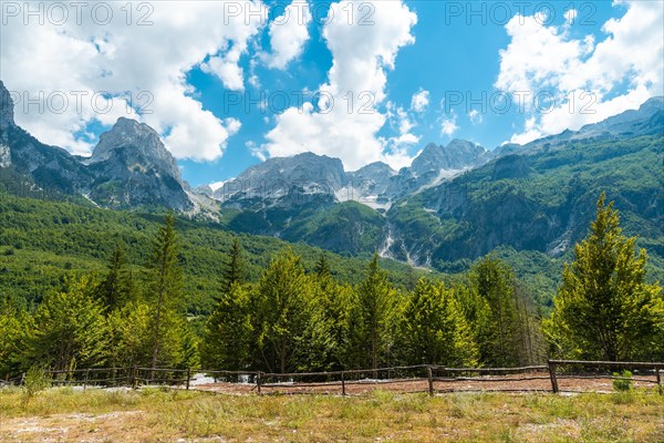 Trailhead on the Valbona Valley trekking to Theth