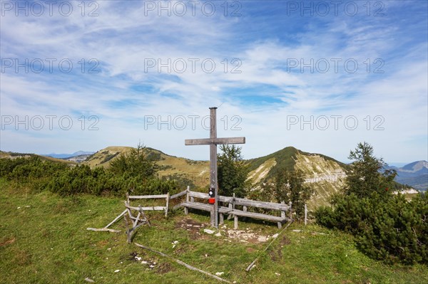 Drone image of the summit cross on the Pitscherberg with a view of the Osterhorn