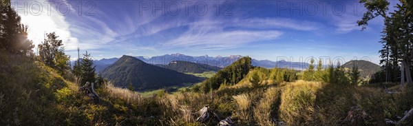 Sunrise on the Gurlspitze with a view of the Osterhorn group