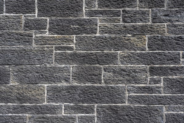 Slate masonry units