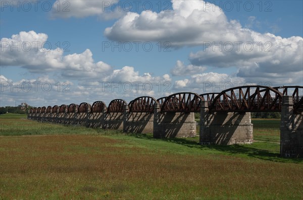 Remainder of the Doemitzer railway bridge preserved on the Lower Saxony side