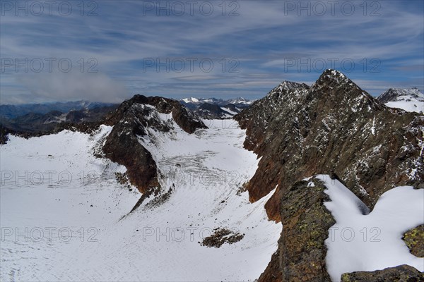 Eastern and western flint above the Feuersteinferner after a winter break in summer