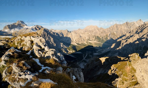 View from Hirschwieskopf over the far Wimbachgries with Grosser Hundstod