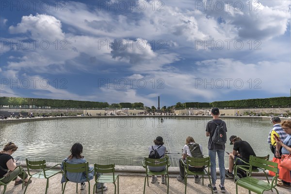 Young people at a fountain in the Tuileries Garden