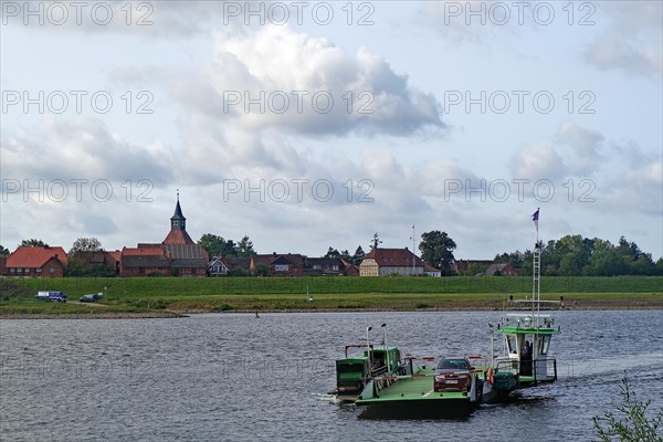 Kleine Elbfaehre near Schnackenburg