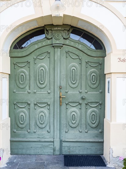 Entrance gate