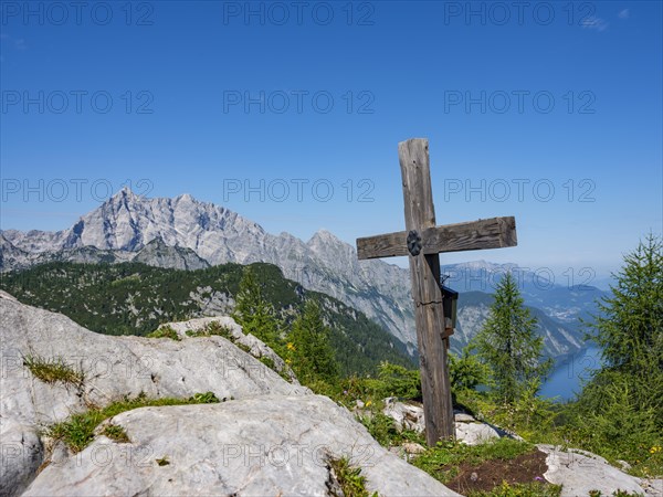 Feldkogel summit cross