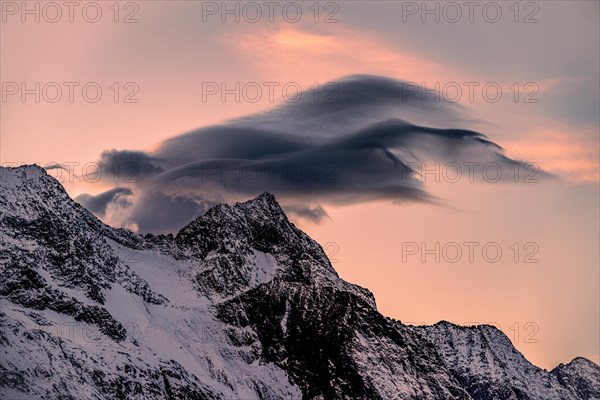 Foehn clouds at sunset in Zemmgrund