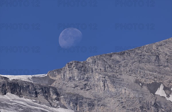 Mountain panorama with Grosser Wiesbachhorn and Hohe Dock and moon