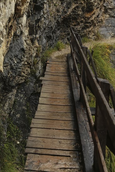 Hiking trail at the Achensee and view to the Achensee boat trip