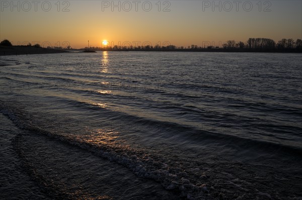 Sunrise on the banks of the Rhine