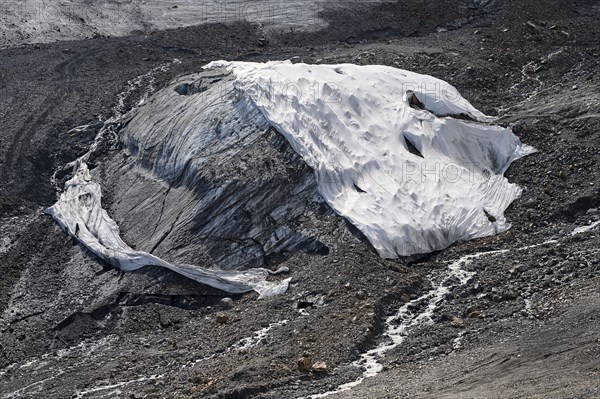 Covered snow of the Weissseeferner