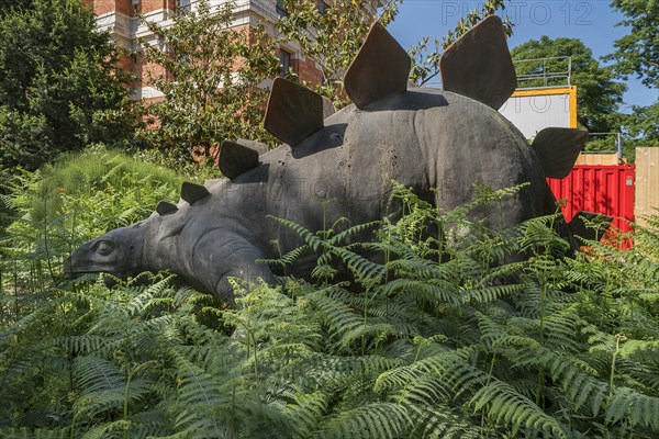 Dinosaur figure in the Jardin Des Plantes