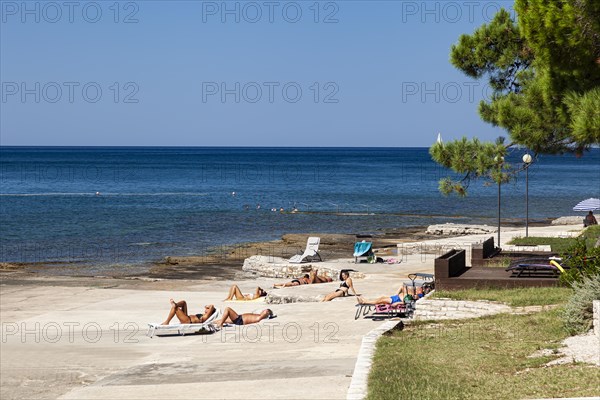 Beach on the stone coast of Beach Kastanija