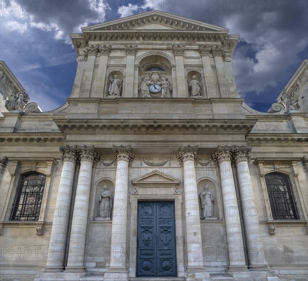 Facade of the baroque chapel of the Sorbonne