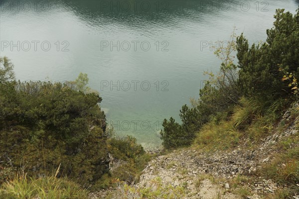 Hiking trail at the Achensee and view to the Achensee boat trip