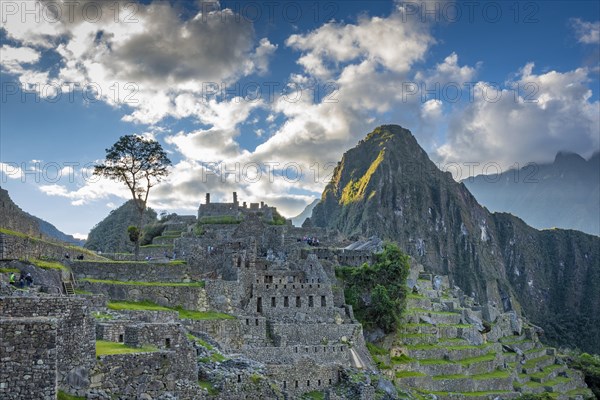 A view of Machu Picchu ruins