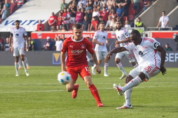 Jerome ROUSSILLION Union Berlin r. taking a shot