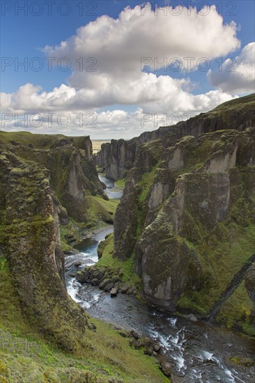 Fjaora river flowing through the Fjaorargljufur