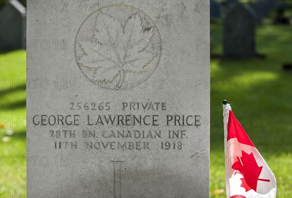 WWI grave of Canadian George Lawrence Price