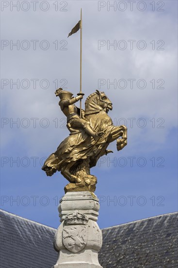 Gilded equestrian statue remembering the Battle of the Silver Helmets