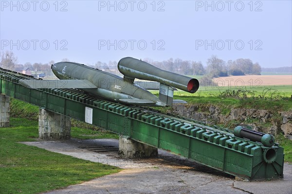 Launching ramp with flying bomb