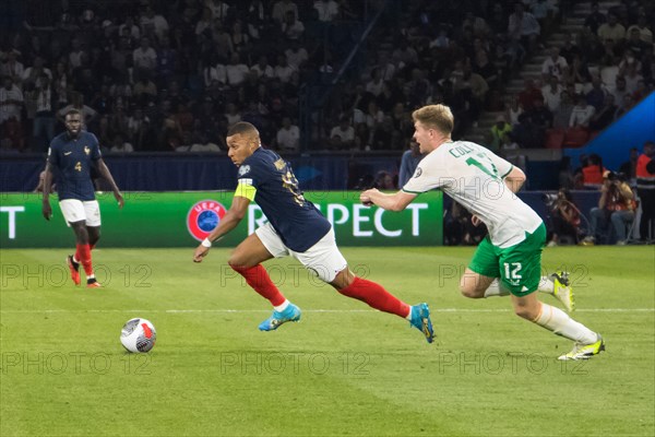 Nathan COLLINS Ireland r. fogs in vain Kylian MBAPPE France