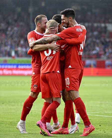 Goal celebration Jan-Niklas Beste 1. FC Heidenheim 1846 FCH
