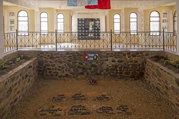 Mausoleum marks the original burial spot of Ernest Che Guevara