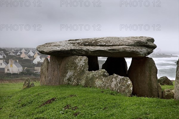 Dolmen at Pors Poulhan