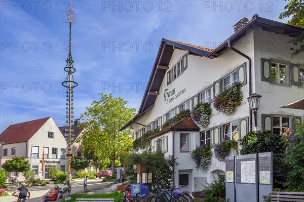 The market place with maypole and haus des Gastes