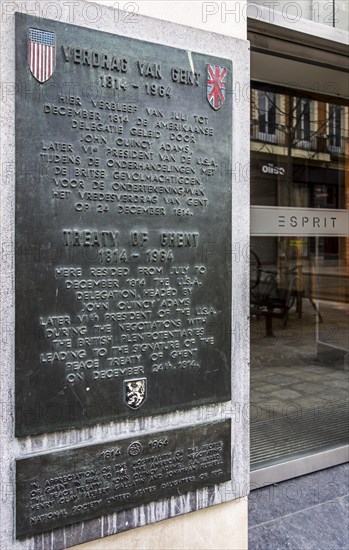 Commemorative plaque in the Veldstraat