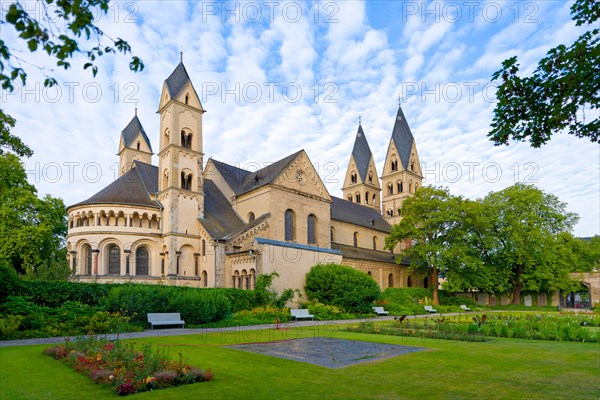 St. Kastor Basilica with the Paradise Garden