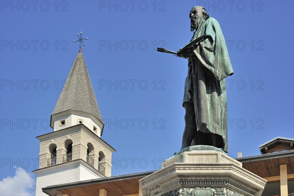 Statue of the painter Titian
