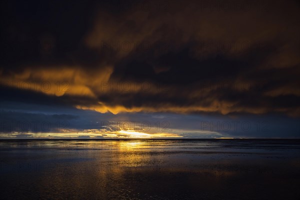 Spectacular sunset over the Salar de Uyuni