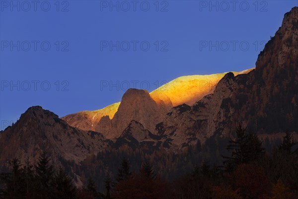 Alpenglow over Hoher Goell