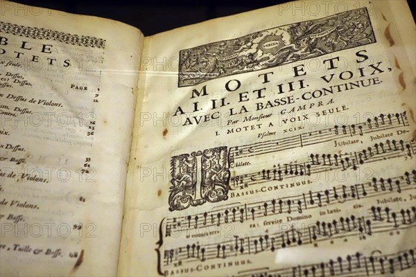 18th century sheet music showing vocal musical composition