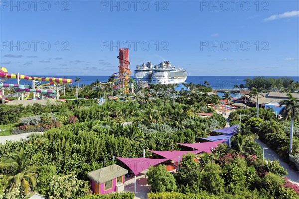 Cruise ships Freedom of the Seas and Independence of the Seas