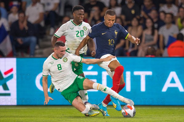 Alan BROWNE Ireland left brakes Kylian MBAPPE France