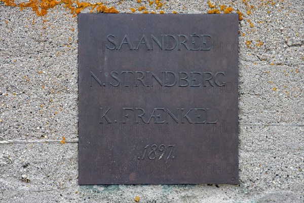 Memorial stone for Salomon August Andree