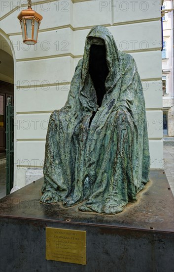 Sculpture Il commendatore by artist Anna Chromy