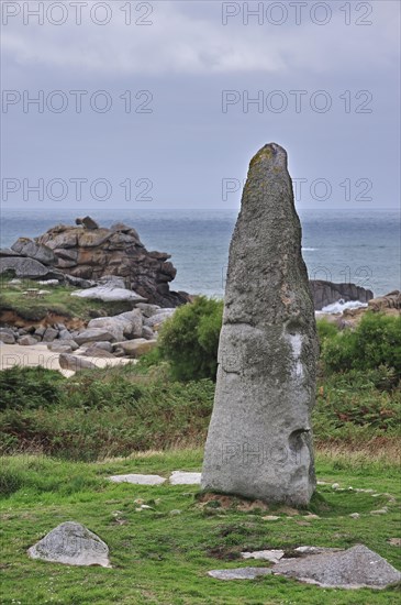 Kergoarat menhir