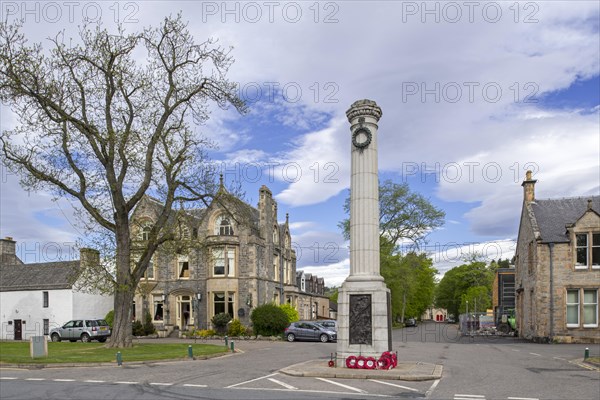 Square with War Memorial in the village Grantown-on-Spey