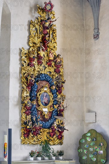 Altar of the Sacred Heart with the 14 helpers in need