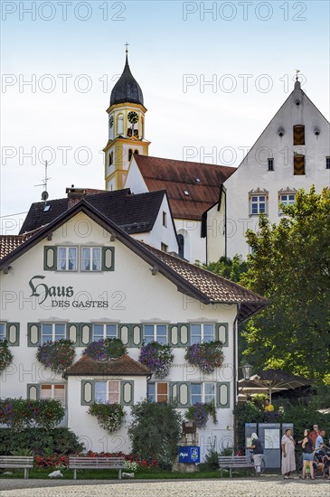 Haus des Gastes and Collegiate Church