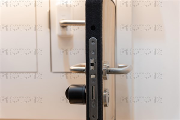 Side view of the door lock