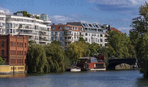 Luxury properties at Spreebogen in Alt-Moabit