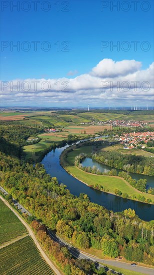 The Mainschleife near Volkach winds through the valley and is surrounded by fields and vineyards. Volkach