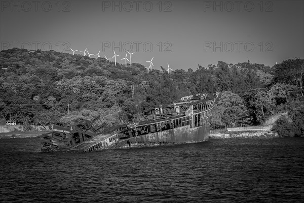 Abandoned ship in the port of Roatan