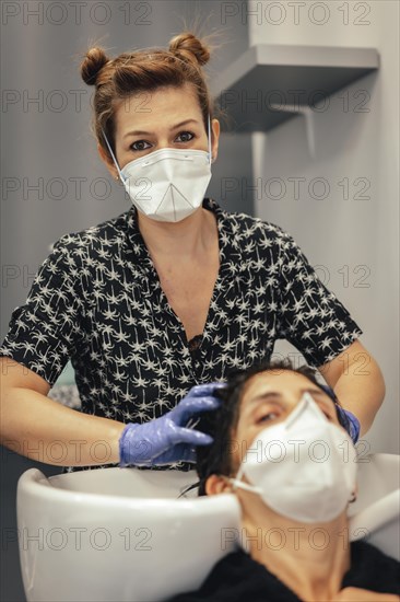 Hairdresser with security measures for the covid-19